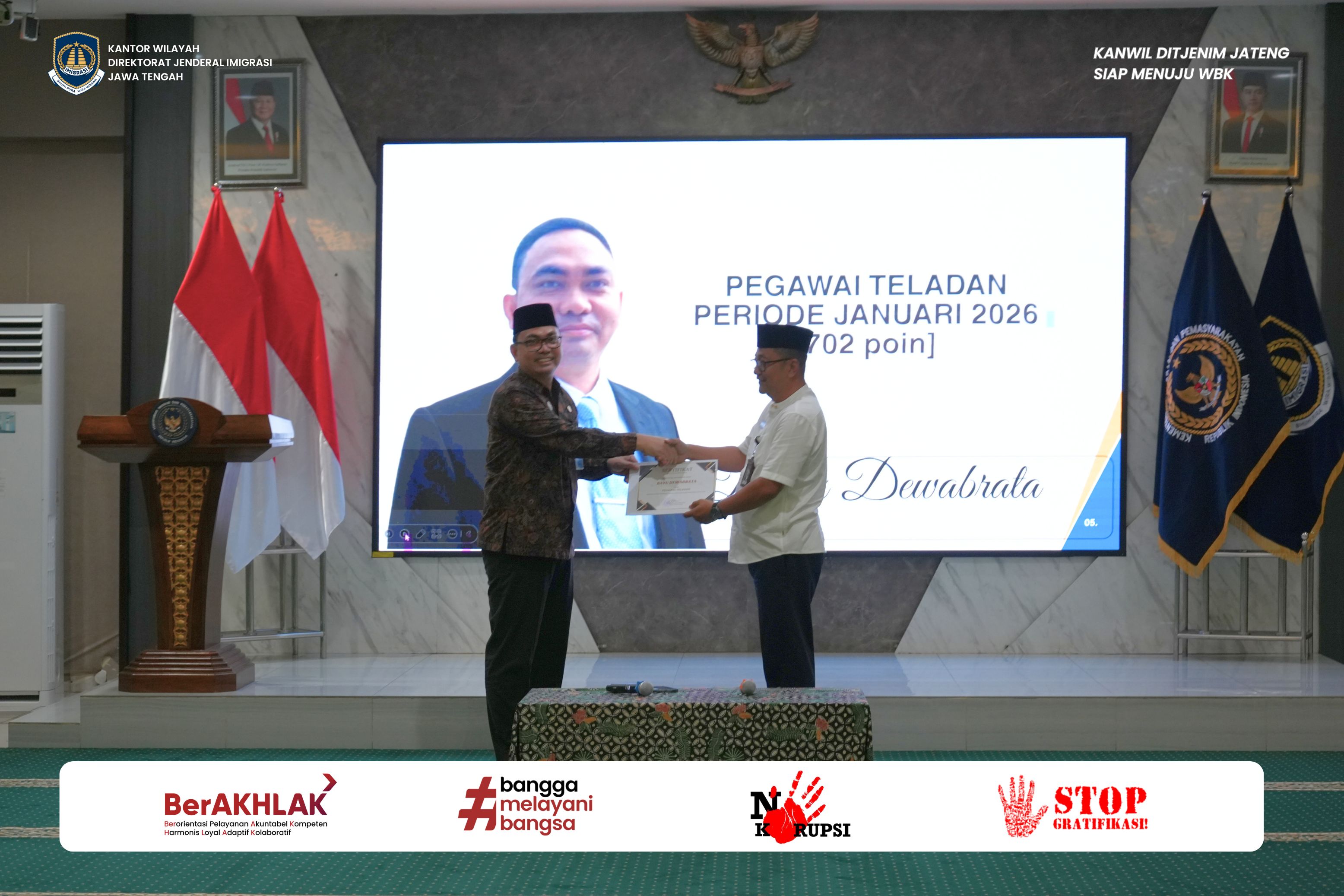 GAMBAR DI WEBSITE 2