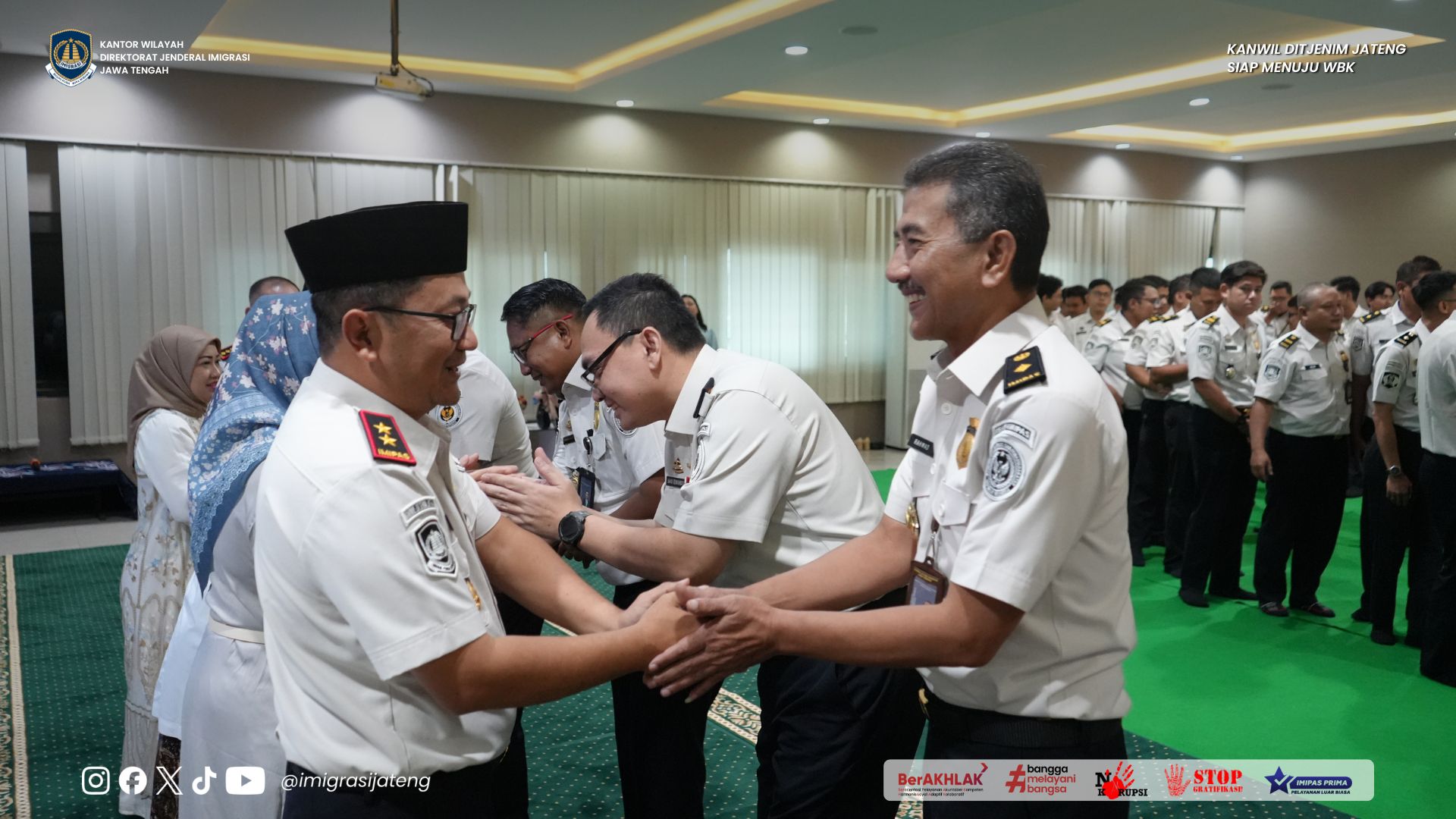 GAMBAR DI WEBSITE Presentation 19