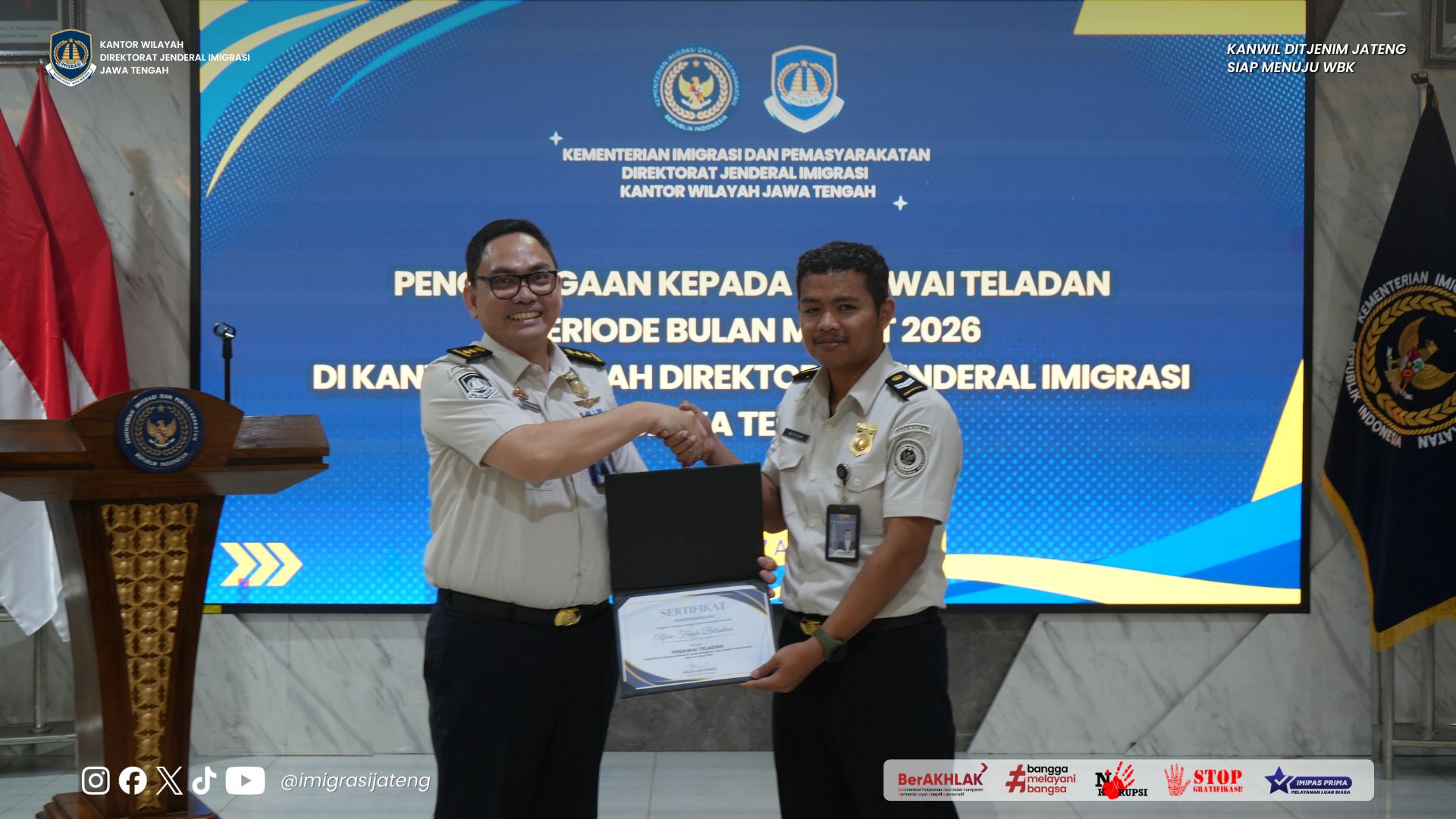 GAMBAR DI WEBSITE Presentation 24