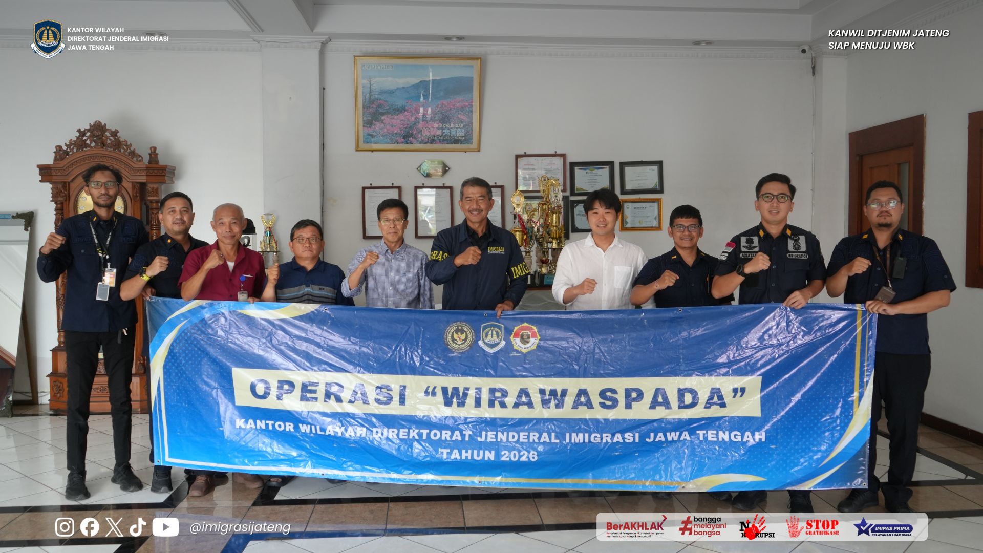 GAMBAR DI WEBSITE Presentation 27