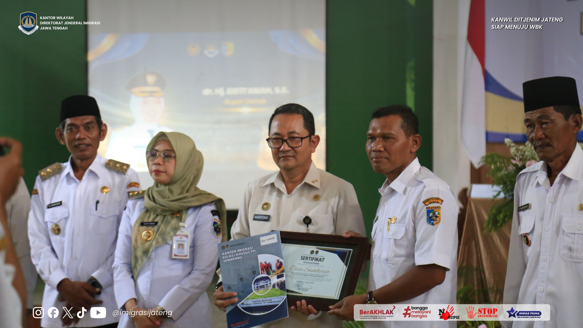 GAMBAR DI WEBSITE Presentation 28