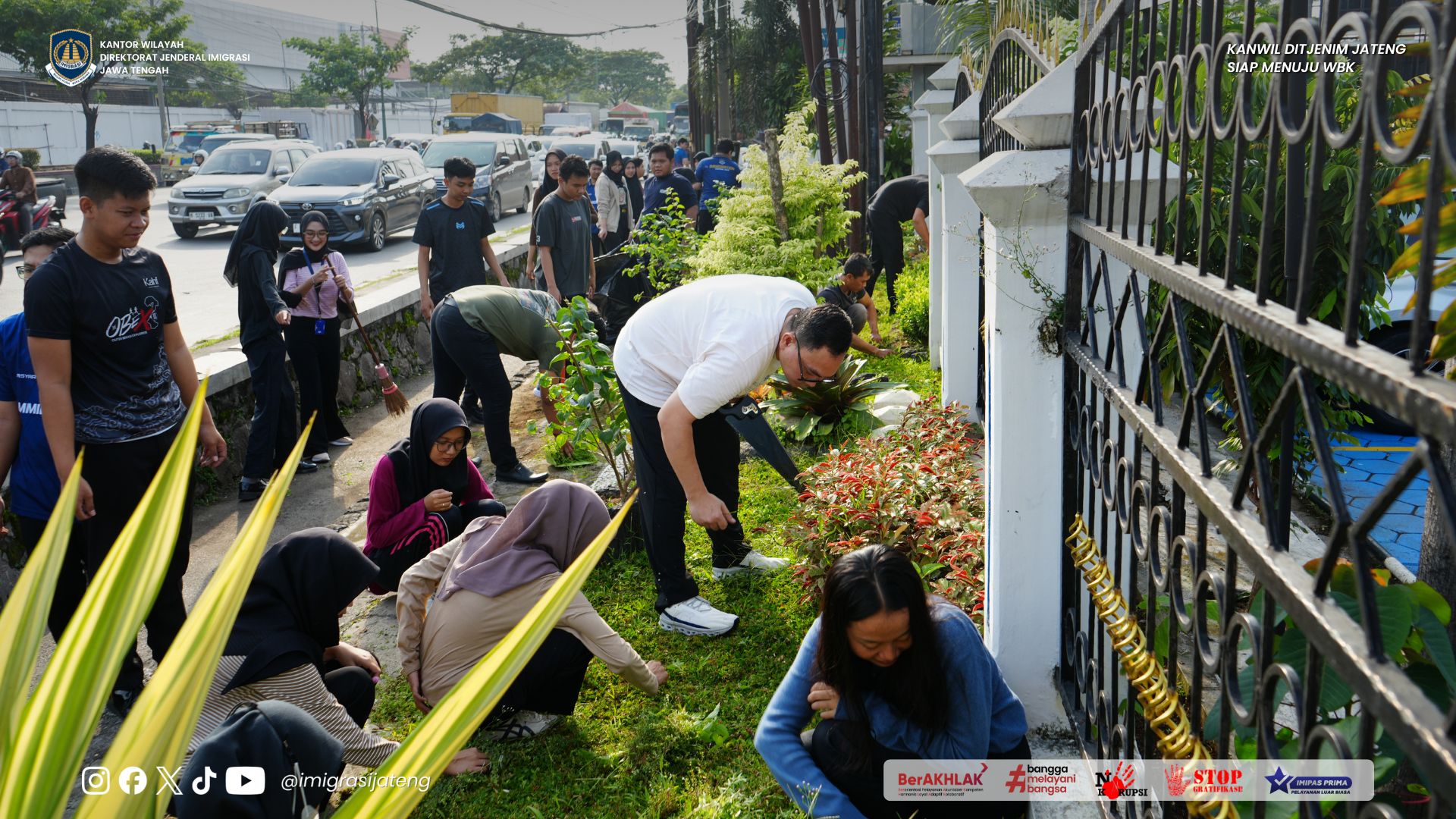 GAMBAR DI WEBSITE Presentation 51