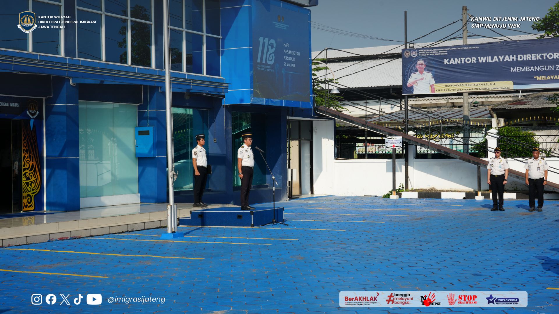 GAMBAR DI WEBSITE Presentation 54