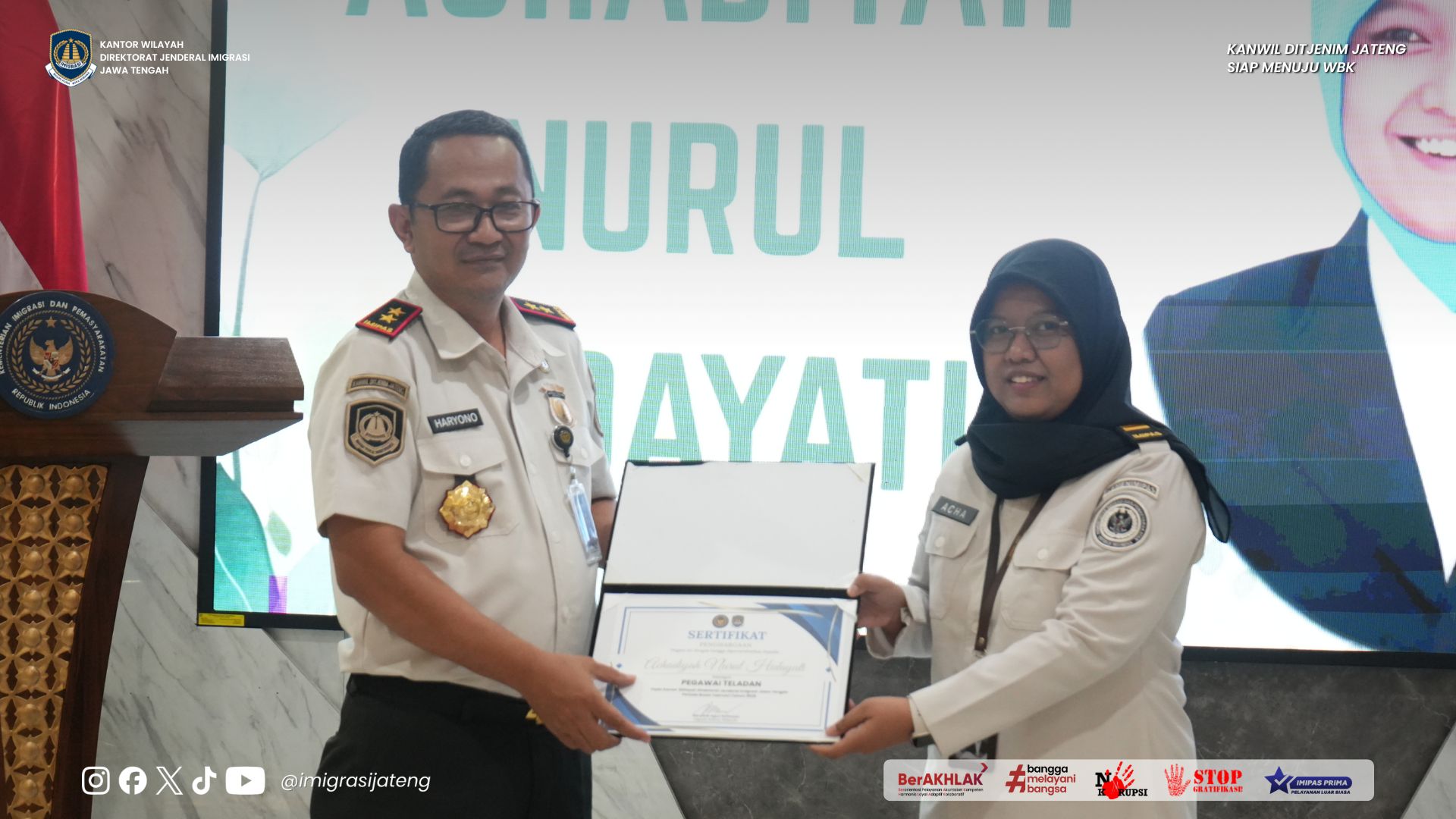 GAMBAR DI WEBSITE Presentation 7